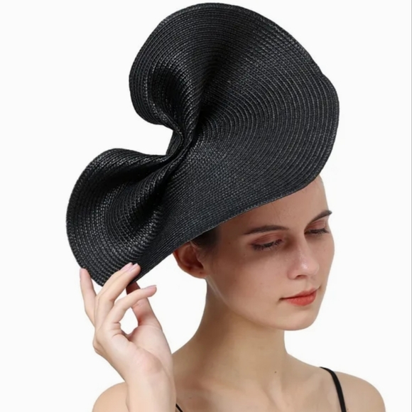 Black Classic Sophisticated Gathered Pleated Sweeping Fascinator Tea Churc… - Picture 1 of 3
